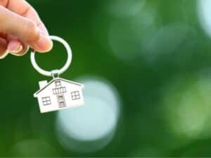 כמה דירות חדשות נמכרו בין החודשים יוני-אוגוסט 2021?